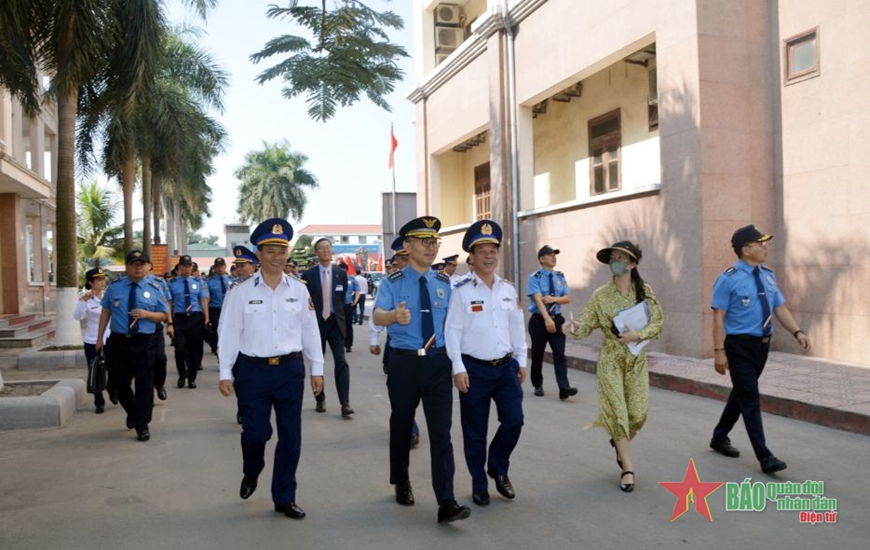<a title="Báo Quân đội nhân dân | Tin tức quân đội, quốc phòng | Bảo vệ Tổ quốc" style="text-align:center;" href="https://www.qdnd.vn"><img src="https://file3.qdnd.vn/data/images/0/2021/08/11/linh/bannerv2.png" class="vllogo"></a>