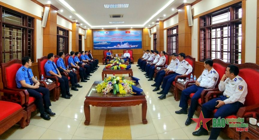 <a title="Báo Quân đội nhân dân | Tin tức quân đội, quốc phòng | Bảo vệ Tổ quốc" style="text-align:center;" href="https://www.qdnd.vn"><img src="https://file3.qdnd.vn/data/images/0/2021/08/11/linh/bannerv2.png" class="vllogo"></a>