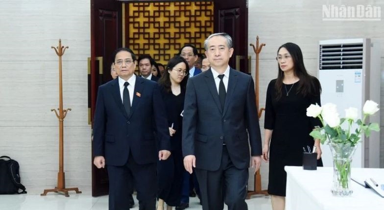 Lãnh đạo Đảng, Nhà nước viếng, ghi sổ tang chia buồn nguyên Thủ tướng Trung Quốc Lý Khắc Cường từ trần