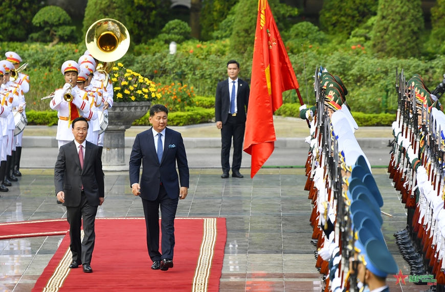 Chủ tịch nước Võ Văn Thưởng chủ trì lễ đón và hội đàm với Tổng thống Mông Cổ