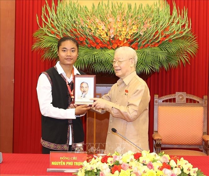 Tổng Bí thư Nguyễn Phú Trọng gặp mặt các điển hình toàn quốc trong học tập và làm theo Bác