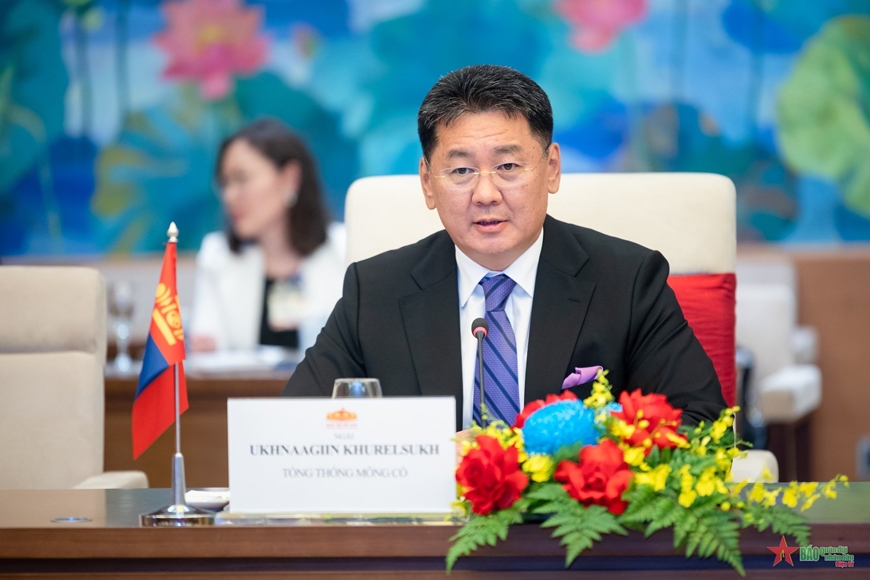 Chủ tịch Quốc hội Vương Đình Huệ hội kiến Tổng thống Mông Cổ Ukhnaagiin Khurelsukh