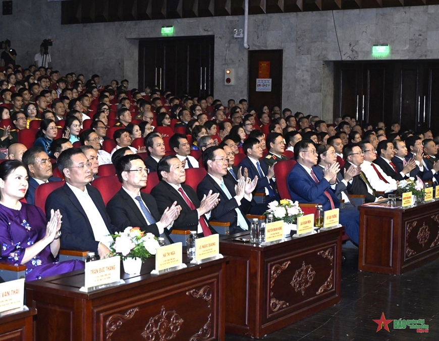 Tôn vinh các điển hình trong học tập và làm theo tư tưởng, đạo đức, phong cách Hồ Chí Minh