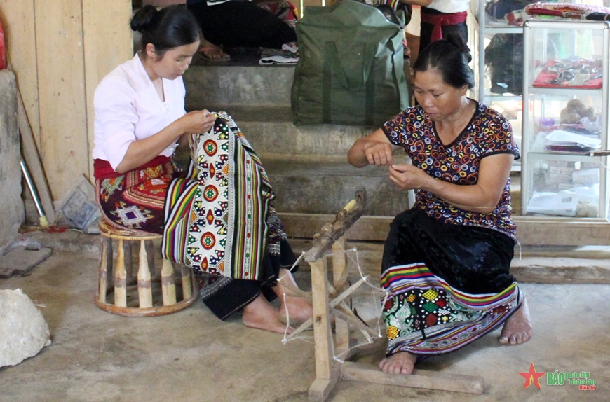 Dệt thổ cẩm – Nét đẹp văn hóa của đồng bào dân tộc Thái Dệt thổ cẩm – Nét đẹp văn hóa của đồng bào dân tộc Thái
