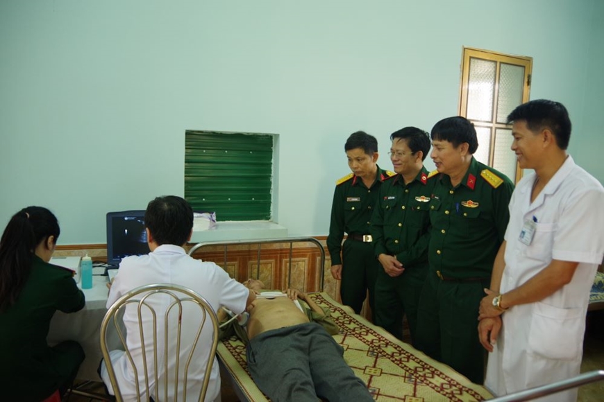 Bệnh viện Quân y 4: Khám bệnh, tư vấn sức khỏe, cấp thuốc miễn phí cho người dân