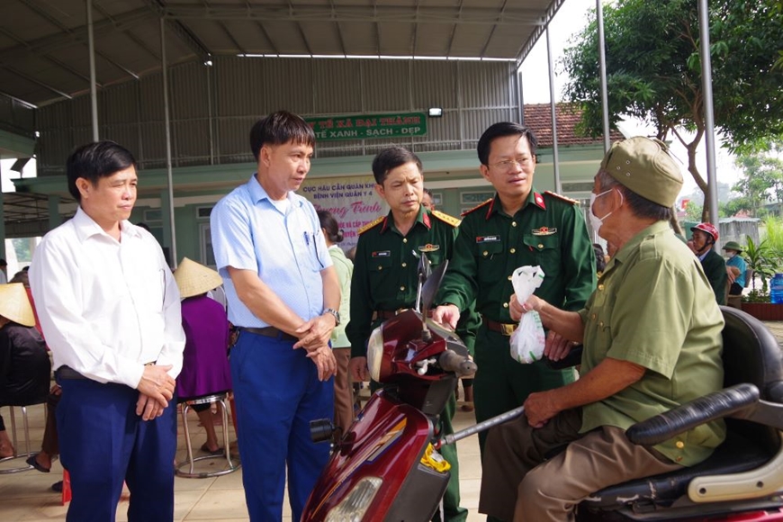 Bệnh viện Quân y 4: Khám bệnh, tư vấn sức khỏe, cấp thuốc miễn phí cho người dân