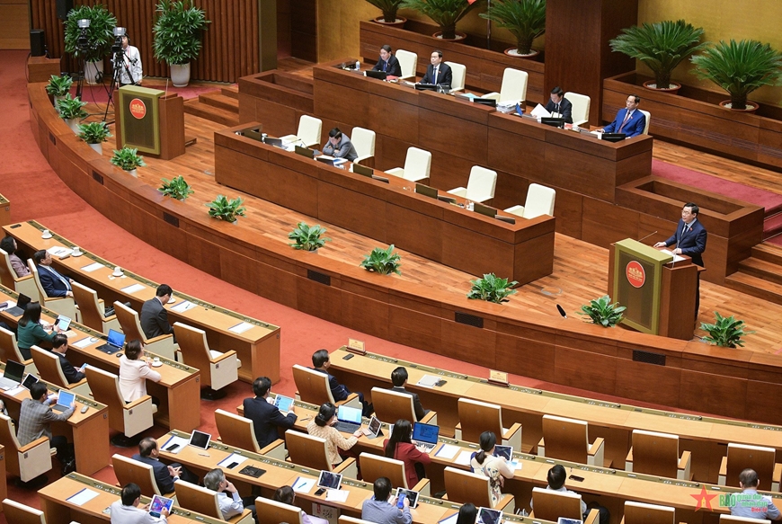 Quốc hội ghi nhận và đánh giá cao tinh thần trách nhiệm của các thành viên Chính phủ, trưởng ngành