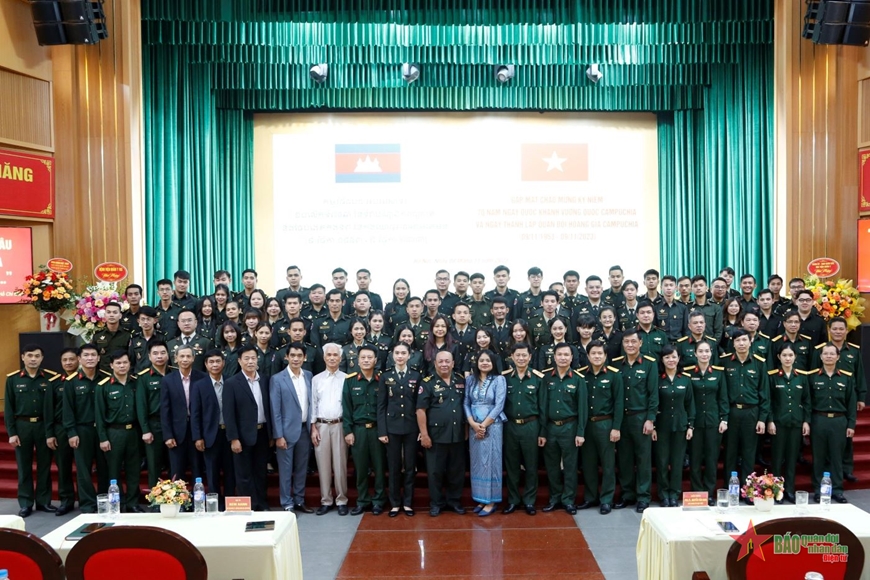 Học viện Quân y gặp mặt kỷ niệm 70 năm Quốc khánh Campuchia