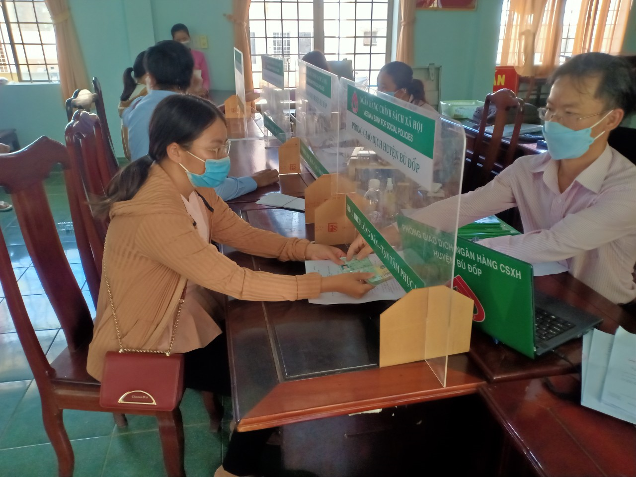 Hỏi-đáp pháp luật: Đối tượng vay vốn và mức cho vay của chính sách cho vay hỗ trợ đất sản xuất, chuyển đổi nghề