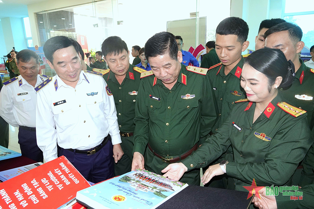 Để luật không khô khan, khó nhớ