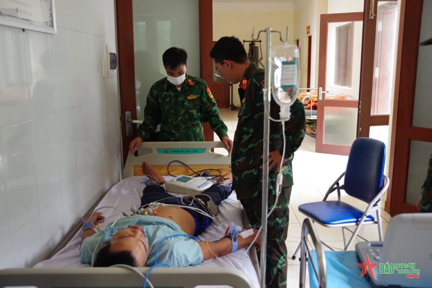 Vùng 4 Hải quân: Bàn giao ngư dân cho gia đình và địa phương