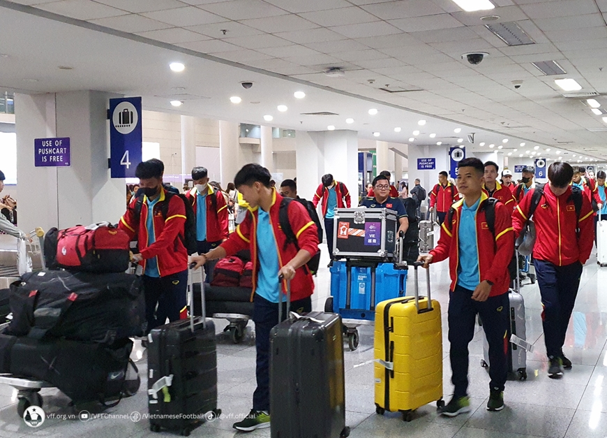 Đội tuyển Việt Nam đến Manila, sẵn sàng đối đầu với đội tuyển Philippines