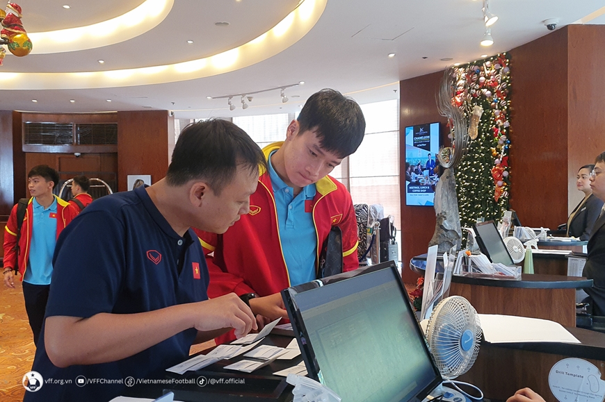 Đội tuyển Việt Nam đến Manila, sẵn sàng đối đầu với đội tuyển Philippines