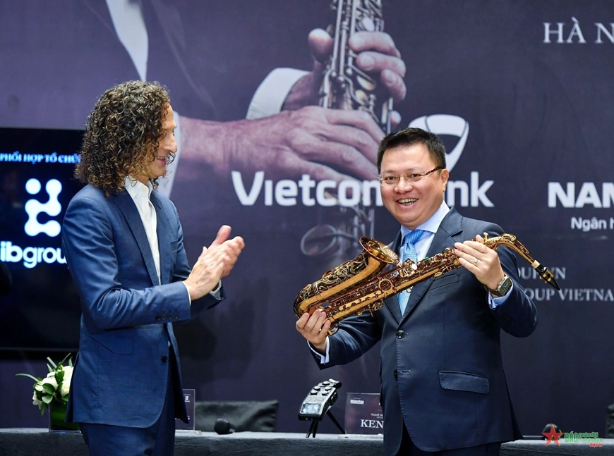 Bán đấu giá kèn của huyền thoại âm nhạc Kenny G với mục đích thiện nguyện