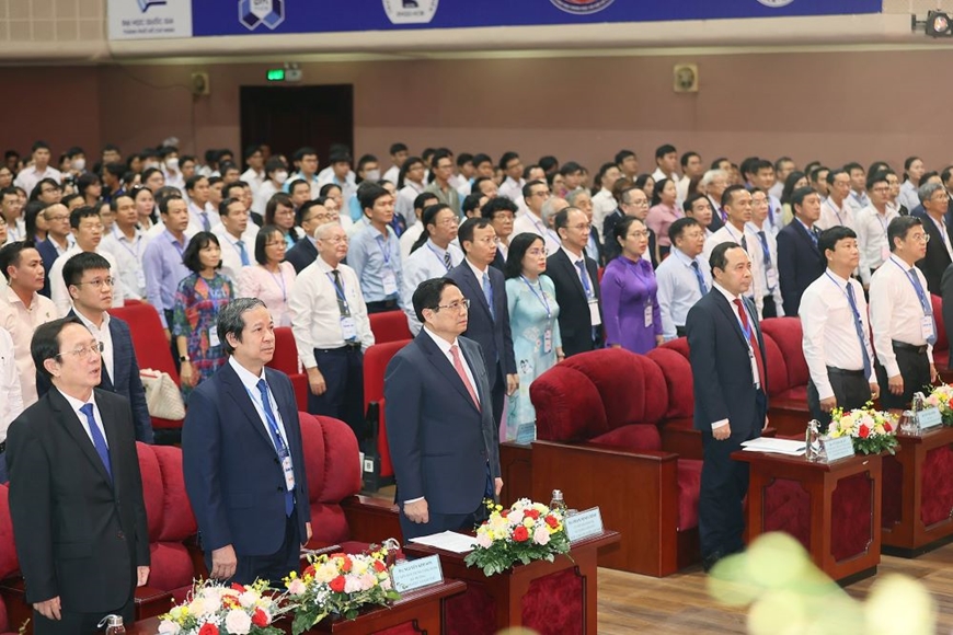 Thủ tướng Chính phủ Phạm Minh Chính làm việc với Đại học Quốc gia Thành phố Hồ Chí Minh