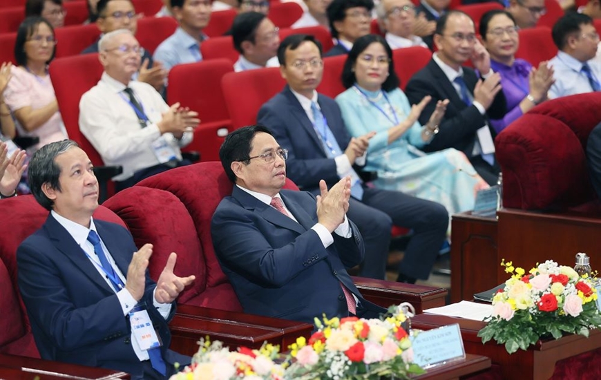 Thủ tướng Chính phủ Phạm Minh Chính làm việc với Đại học Quốc gia Thành phố Hồ Chí Minh