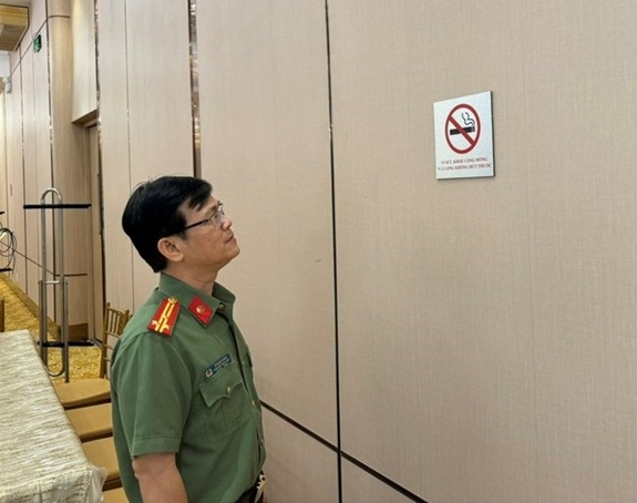 Kiểm tra, giám sát thực hiện Luật Phòng, chống tác hại của thuốc lá tại nhà hàng, khách sạn