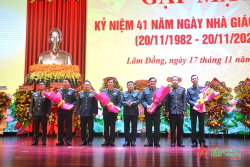 Học viện Lục quân kỷ niệm 41 năm Ngày nhà giáo Việt Nam 20-11