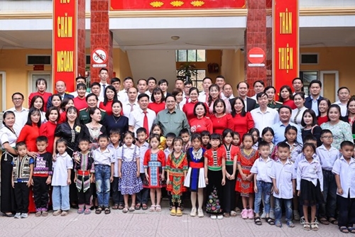 Thủ tướng Phạm Minh Chính: Hỗ trợ toàn diện hơn cho trẻ em có hoàn cảnh khó khăn, trẻ em mồ côi hay gặp thiên tai, dịch bệnh