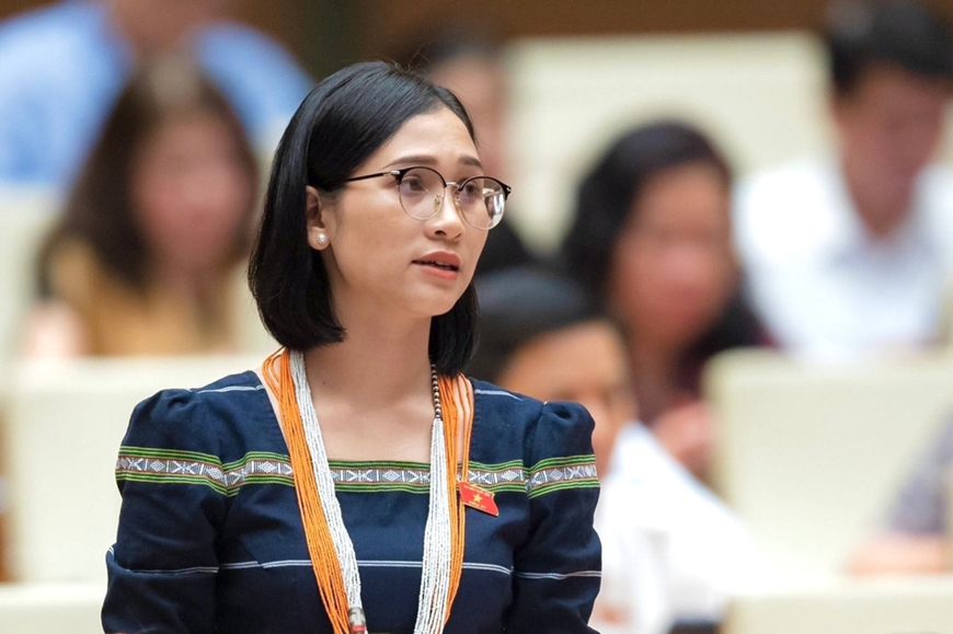 <a title="Báo Quân đội nhân dân | Tin tức quân đội, quốc phòng | Bảo vệ Tổ quốc" style="text-align:center;" href="https://www.qdnd.vn"><img src="https://file3.qdnd.vn/data/images/0/2021/08/11/linh/bannerv2.png" class="vllogo"></a>
