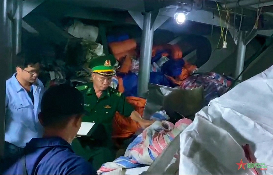 Bộ đội Biên phòng TP Hồ Chí Minh phát hiện hành vi lấy cắp hàng hóa trên tàu giá trị lớn