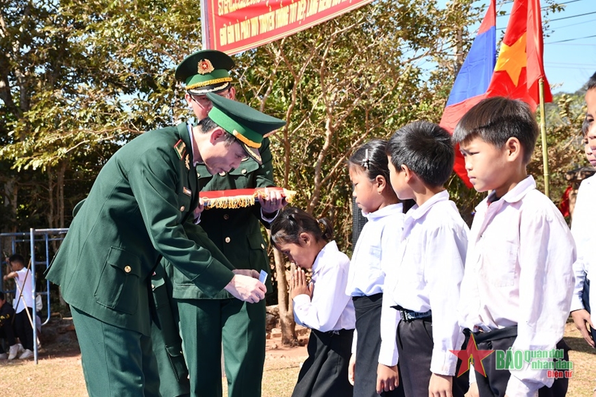 Nhiều hoạt động thiết thực trong chương trình kết nghĩa cụm dân cư hai bên biên giới
