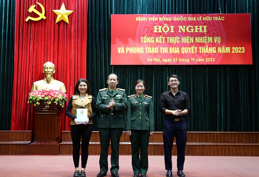 Bệnh viện Bỏng Quốc gia Lê Hữu Trác tổ chức Hội nghị tổng kết thực hiện nhiệm vụ và Phong trào Thi đua Quyết thắng