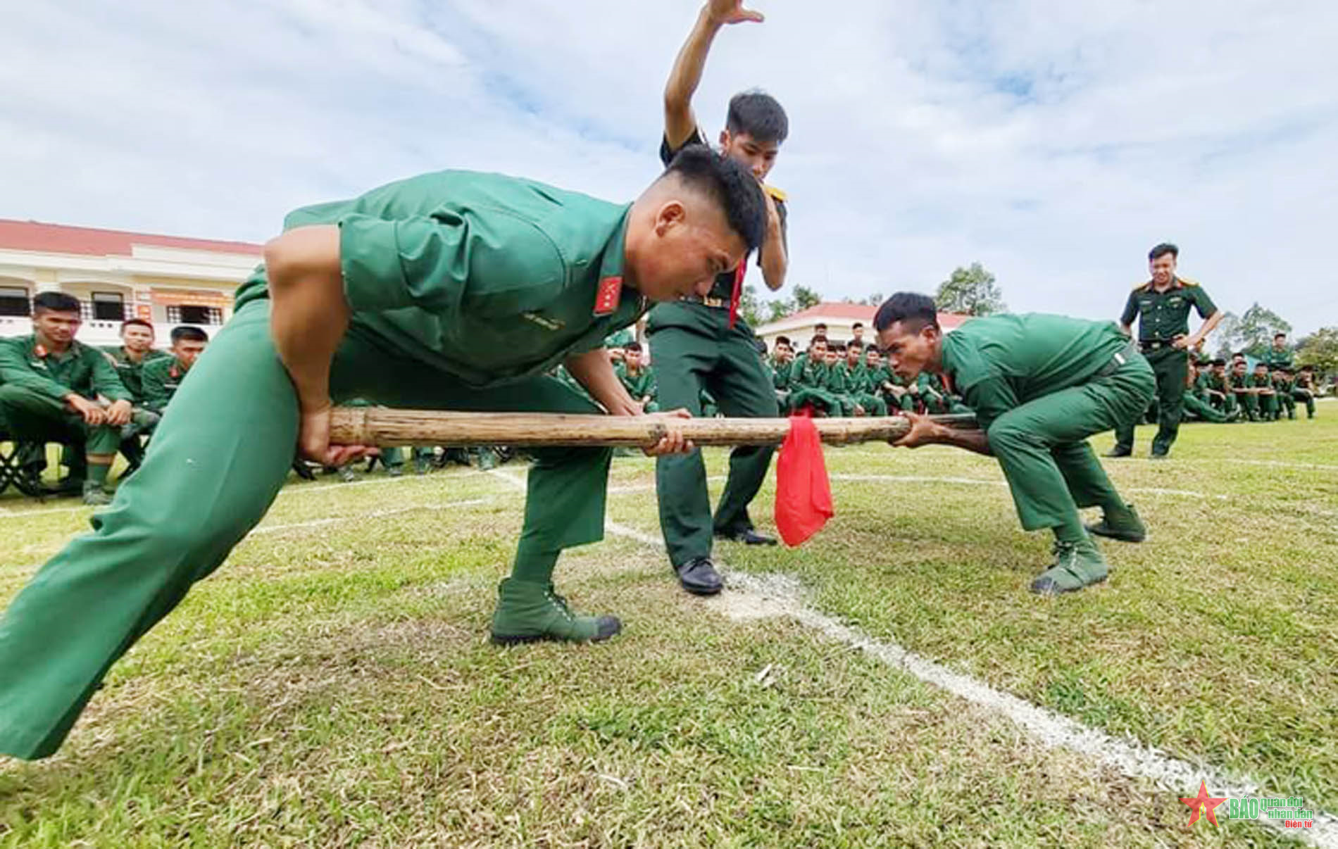 Sư đoàn 5 (Quân khu 7) sôi nổi hoạt động kỷ niệm 83 năm Ngày Khởi nghĩa Nam Kỳ