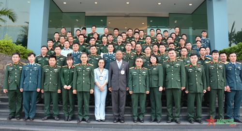 Sĩ quan gìn giữ hòa bình Việt Nam học về Luật Nhân đạo Quốc tế