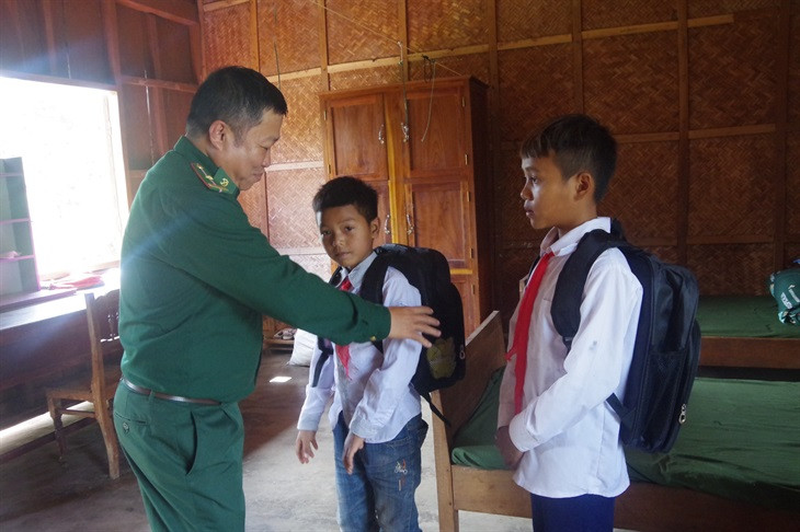 Hỏi-Đáp pháp luật: Nội dung hỗ trợ các hoạt động nâng bước em tới trường