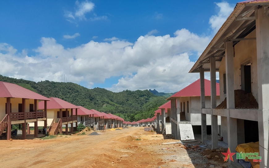 “Hiến đất để con cháu có cuộc sống tốt đẹp hơn”