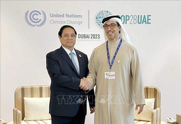 Thủ tướng Phạm Minh Chính gặp Phó tổng thống UAE