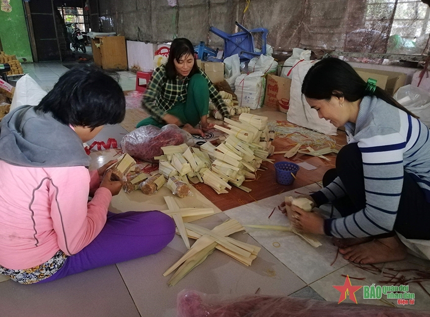 “Đòn bẩy” giúp đồng bào phát triển kinh tế