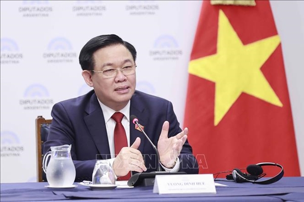 Chủ tịch Quốc hội Vương Đình Huệ dự Hội nghị cấp cao Quốc hội 3 nước Campuchia - Lào - Việt Nam
