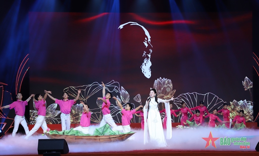 Liên đoàn Lao động Thành phố Hà Nội mít tinh chào mừng thành công Đại hội XIII Công đoàn Việt Nam