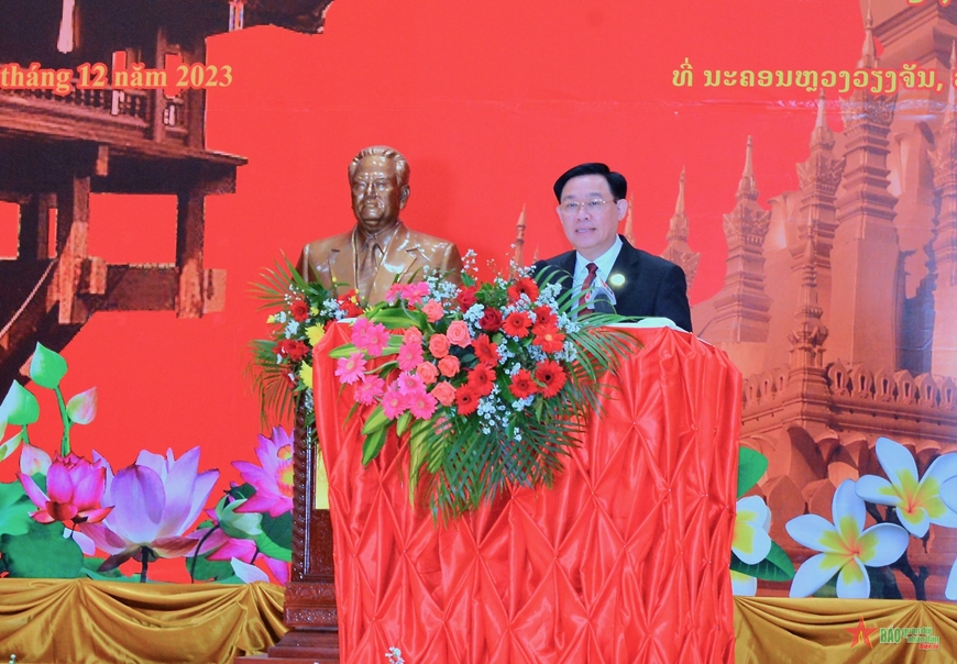 Chủ tịch Quốc hội Vương Đình Huệ thăm Học viện Chính trị Công an Lào
