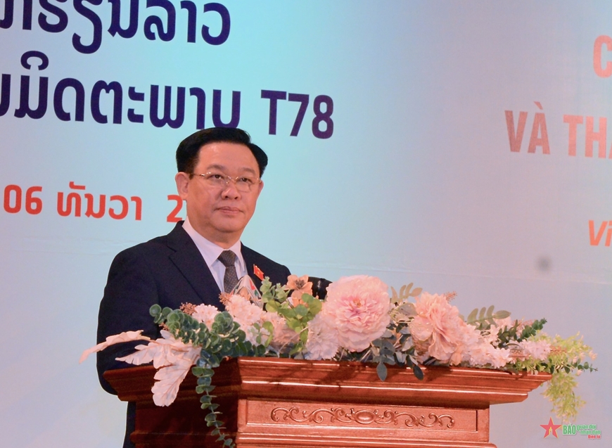 Chủ tịch Quốc hội Vương Đình Huệ và Chủ tịch Quốc hội Lào gặp mặt các thế hệ lưu học sinh và cán bộ, giáo viên Trường Hữu nghị T78