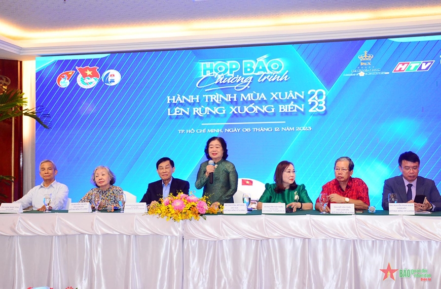 Trao hơn 5.000 suất học bổng Vừ A Dính đến học sinh, sinh viên dân tộc thiểu số, vùng biển đảo