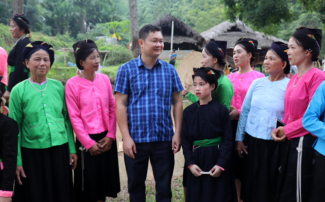 Hỏi-đáp pháp luật: Phạm vi thực hiện đầu tư phát triển kinh tế-xã hội các dân tộc còn gặp nhiều khó khăn, dân tộc có khăn đặc thù