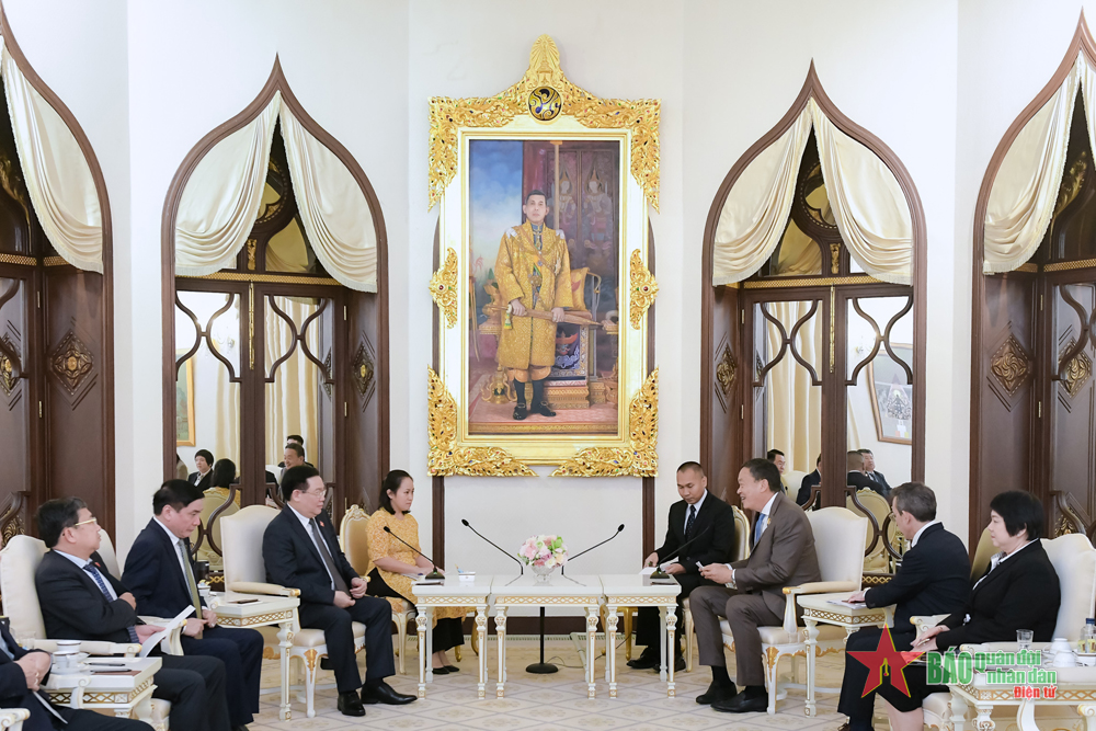 Chủ tịch Quốc hội Vương Đình Huệ hội kiến cùng Thủ tướng Vương quốc Thái Lan Srettha Thavisin