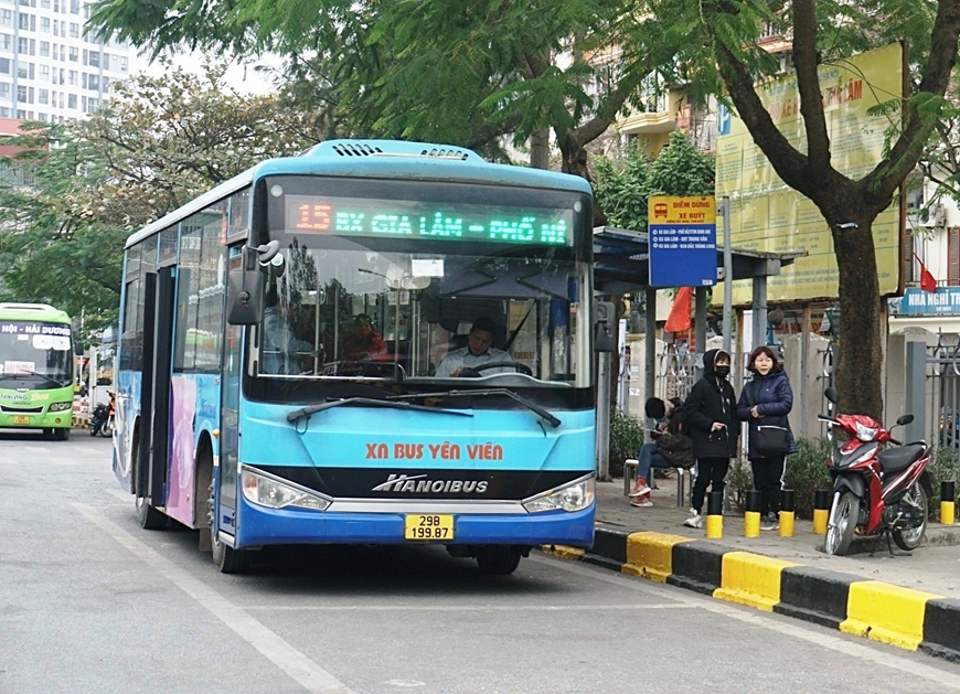Nâng chất lượng để thu hút người dân sử dụng xe buýt