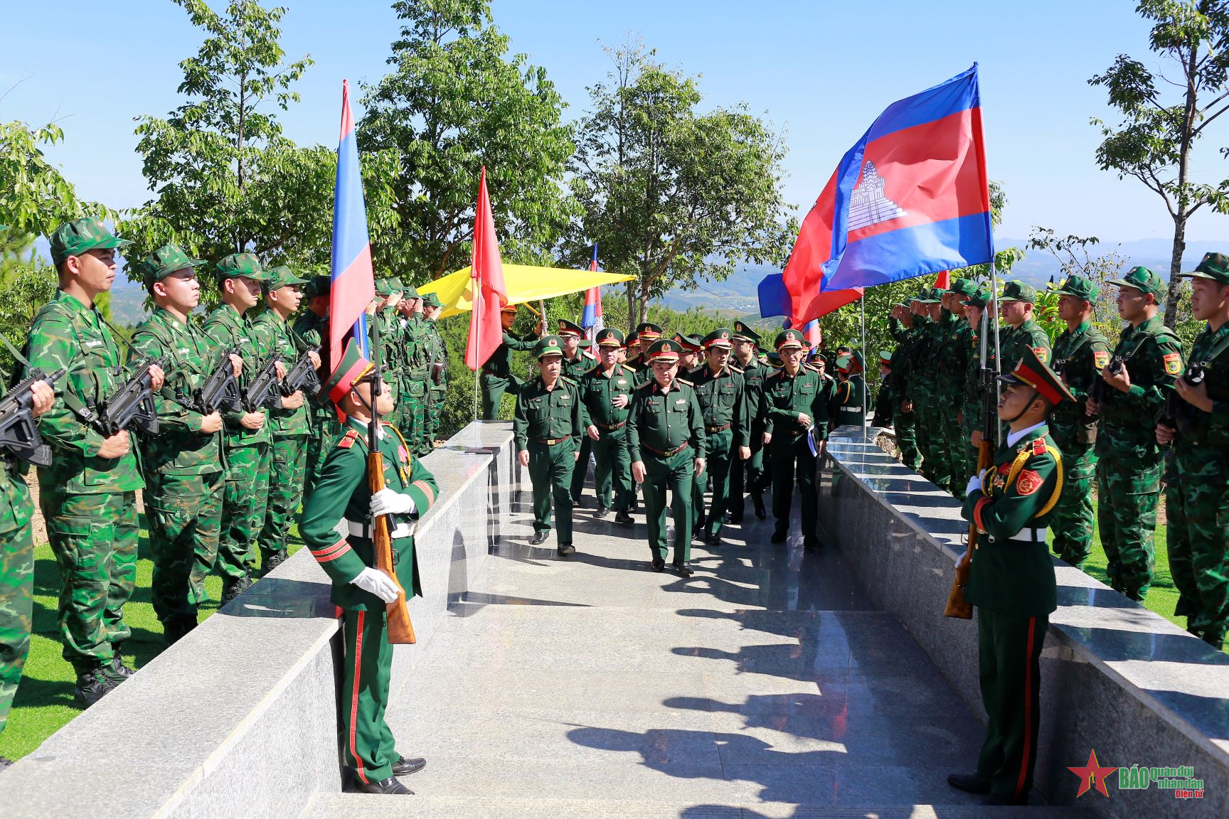 Thượng tướng Hoàng Xuân Chiến kiểm tra công tác chuẩn bị Giao lưu hữu nghị quốc phòng biên giới Việt Nam-Lào-Campuchia lần thứ nhất