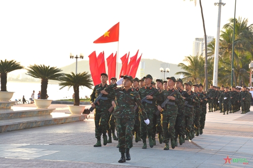 Khánh Hòa: Tổ chức duyệt đội ngũ chào mừng kỷ niệm Ngày thành lập Quân đội nhân dân Việt Nam 