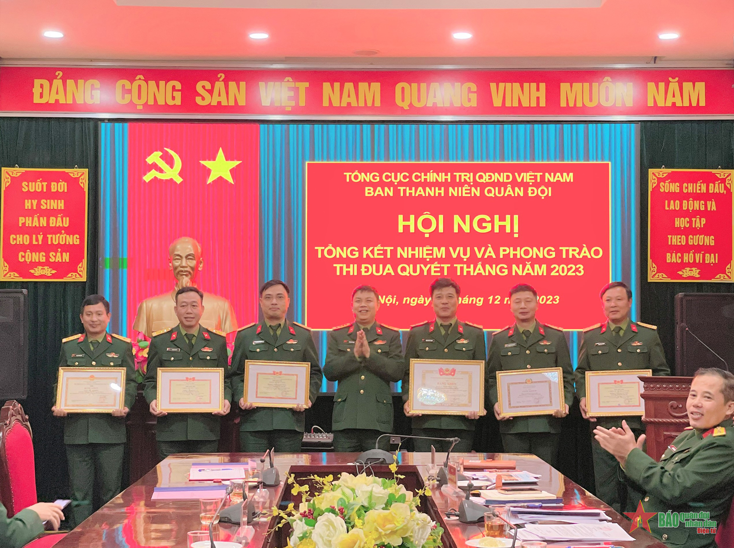 Tham mưu, hướng dẫn tổ chức tốt các phong trào của tuổi trẻ Quân đội