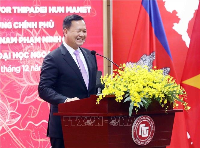 Thủ tướng Chính phủ Phạm Minh Chính và Thủ tướng Campuchia giao lưu với sinh viên Trường Đại học Ngoại thương