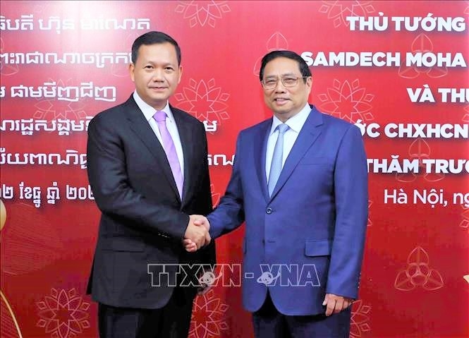 Thủ tướng Chính phủ Phạm Minh Chính và Thủ tướng Campuchia giao lưu với sinh viên Trường Đại học Ngoại thương