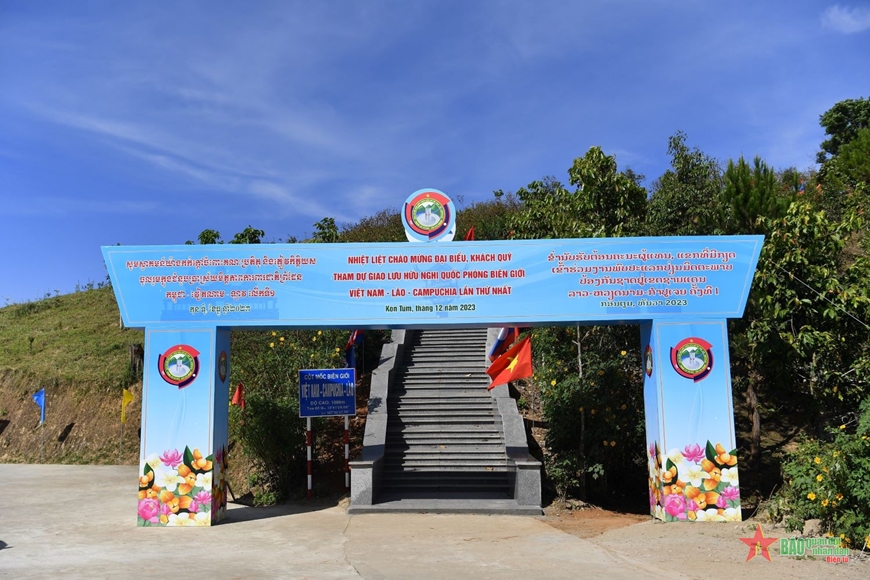Cột mốc ba biên: Giao điểm của lòng tin, tình đoàn kết hữu nghị Việt Nam - Lào - Campuchia