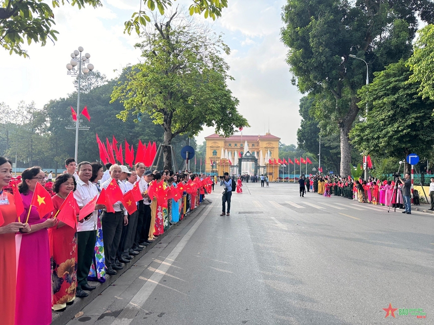 Tổng Bí thư, Chủ tịch Trung Quốc Tập Cận Bình đến Hà Nội, bắt đầu chuyến thăm cấp Nhà nước tới Việt Nam