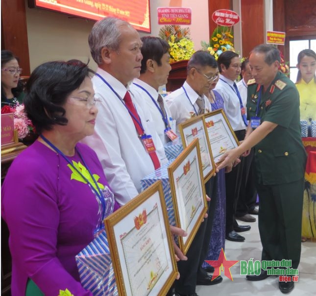Hội Nạn nhân chất độc da cam/dioxin tỉnh Tiền Giang: Vận động gần 83 tỷ đồng giúp đỡ nạn nhân Hội Nạn nhân chất độc da cam/dioxin tỉnh Tiền Giang: Vận động gần 83 tỷ đồng giúp đỡ nạn nhân