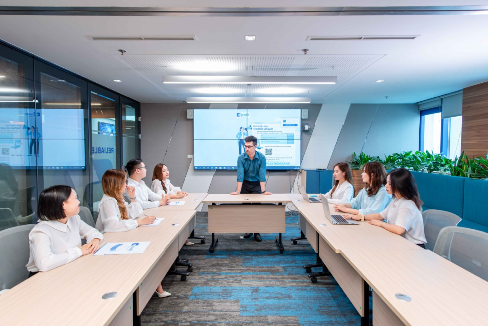 Mcredit xuất sắc lọt Top 200 doanh nghiệp lớn nhất Việt Nam